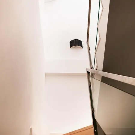 شقة Triplex With Garage - Praca Flores Lisboa