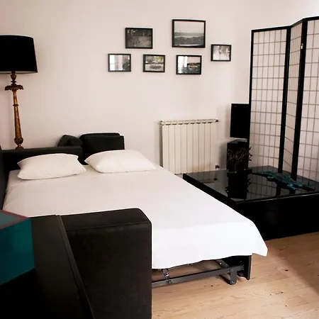 Triplex With Garage - Praca Das Flores