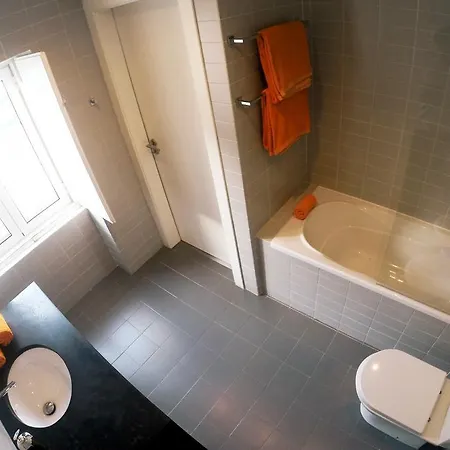 Triplex With Garage - Praca Das Flores *