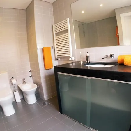 Triplex With Garage - Praca Das Flores * Lisbon