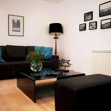 Triplex With Garage - Praca Das Flores *