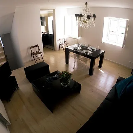 Triplex With Garage - Praca Das Flores