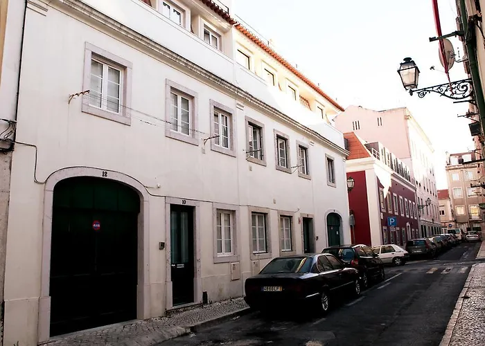 Triplex With Garage - Praca Flores * Lisboa