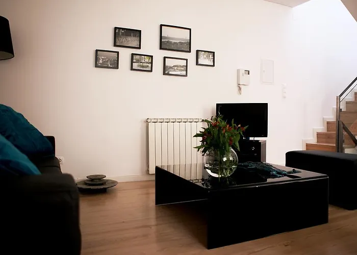 Triplex With Garage - Praca Flores Διαμέρισμα Lisboa